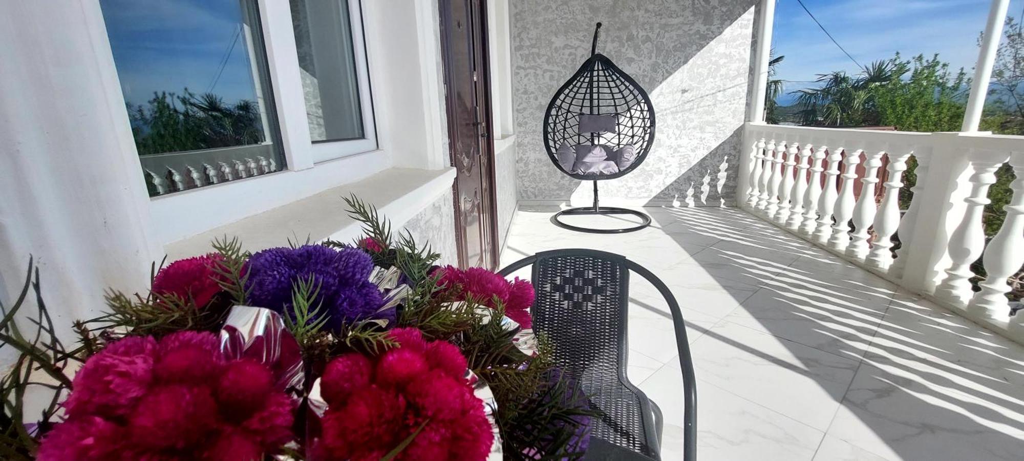 Hilltop Guest House Кутаиси Экстерьер фото