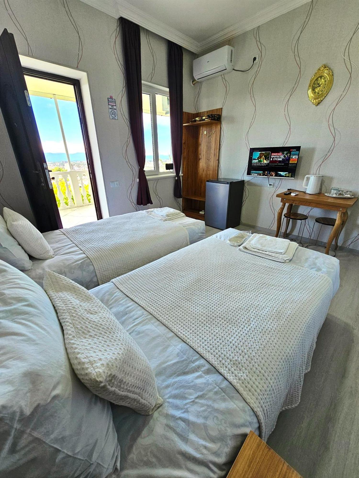 Hilltop Guest House Кутаиси Экстерьер фото